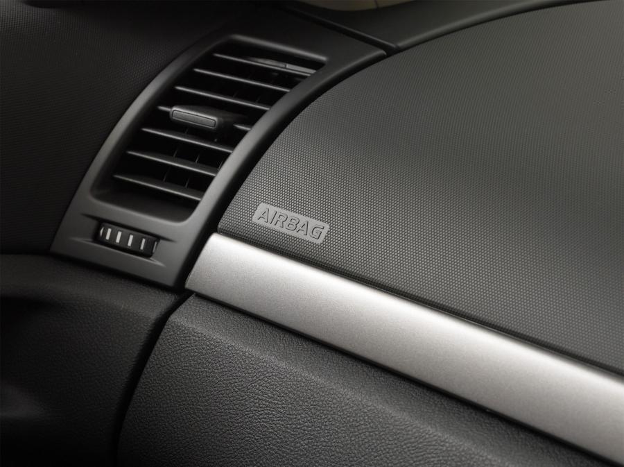  Holden Commodore Omega 2006 года  (фото 11 из 51)